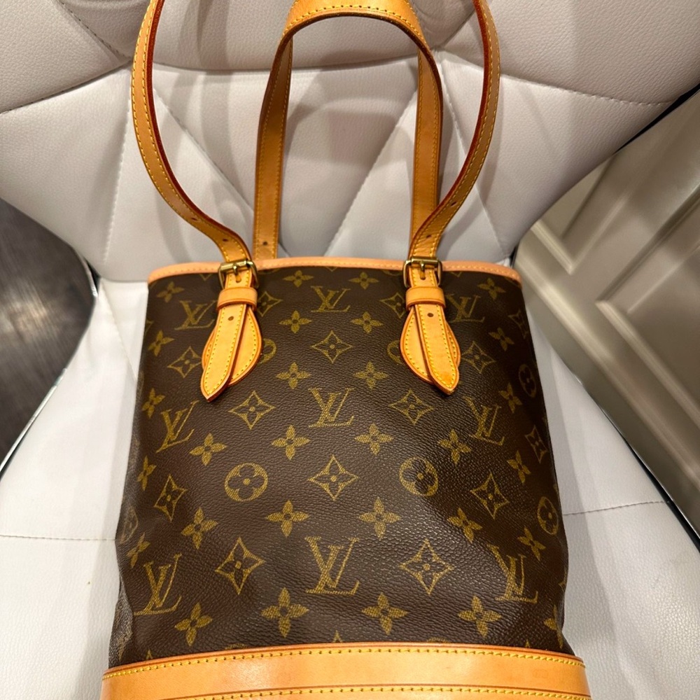 ❌SOLD ❌LV bucket bag